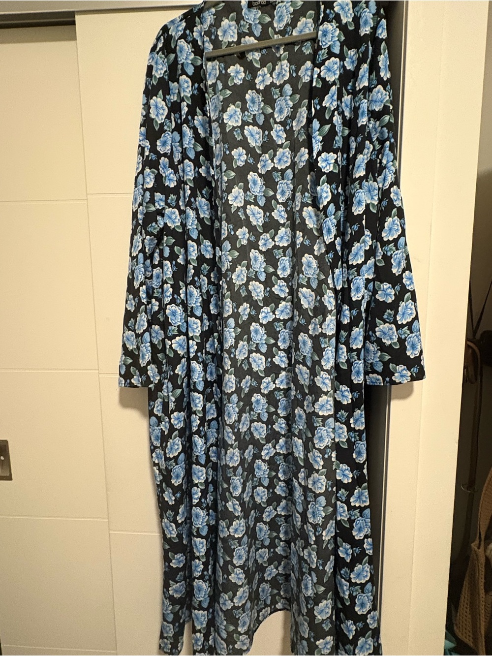 Black & Blue Floral Kimono